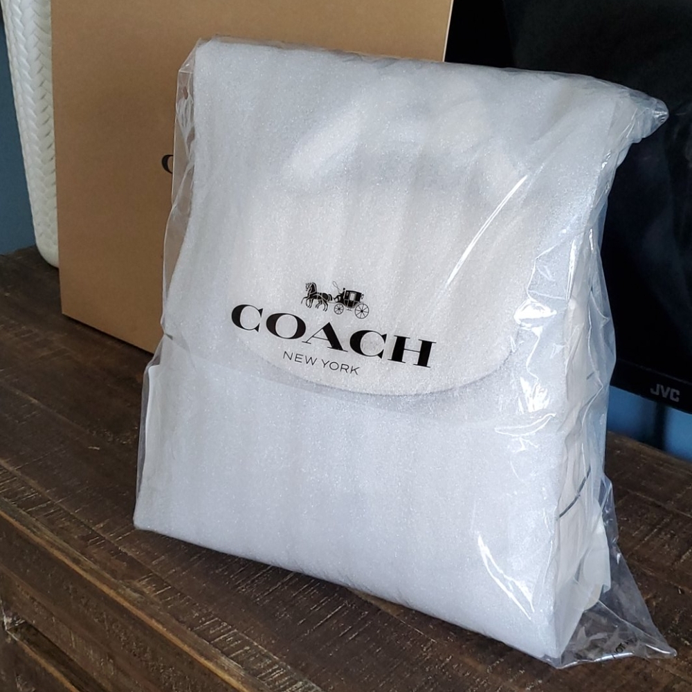 💥Host Pick💥 Coach Elle Backpack (Medium sized) - Picture 2 of 8